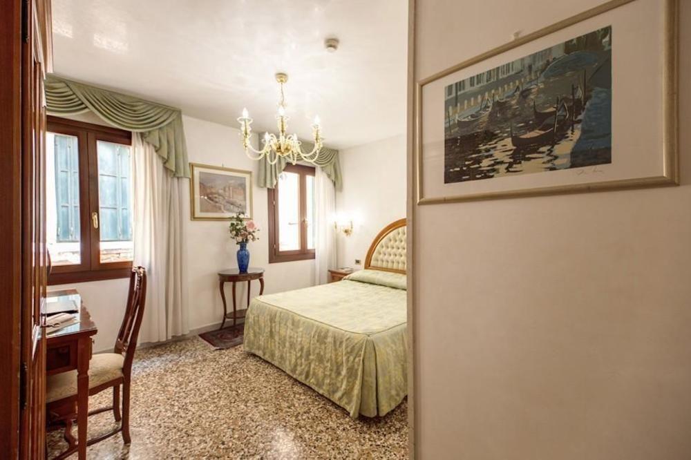 Hotel Antica Casa Carettoni Venedig Exterior foto